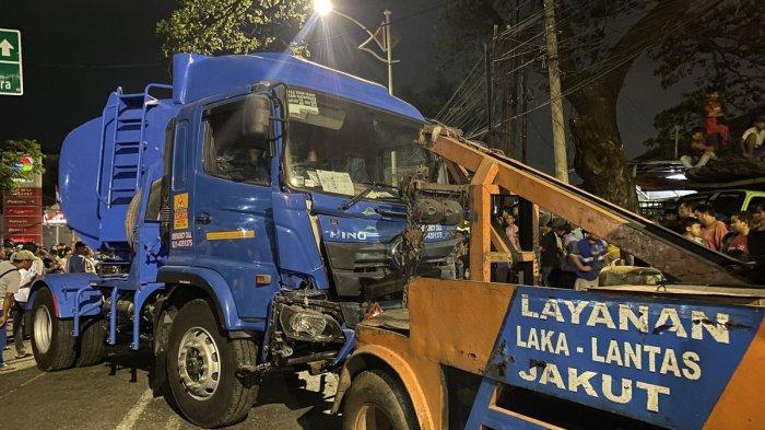 Truk tangki yang kecelakaan beruntun di Jalan Plumpang Semper, Jakarta Utara, Rabu (4/9/2024) sore, berhasil dievakuasi petugas. Detik-detik kecelakaan beruntun terjadi di Jalan Plumpang Semper Raya, Koja, Jakarta Utara, Rabu (4/9/2024) petang, sopir diduga serangan jantung