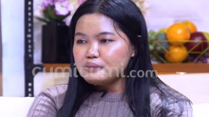 Dwi Ayu Menangis Minta Publik Stop Serang Toko Roti Lindayes