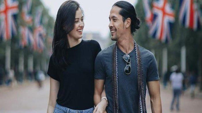 Edward Akbar singgung soal dunia usai digugat cerai Kimberly Ryder.