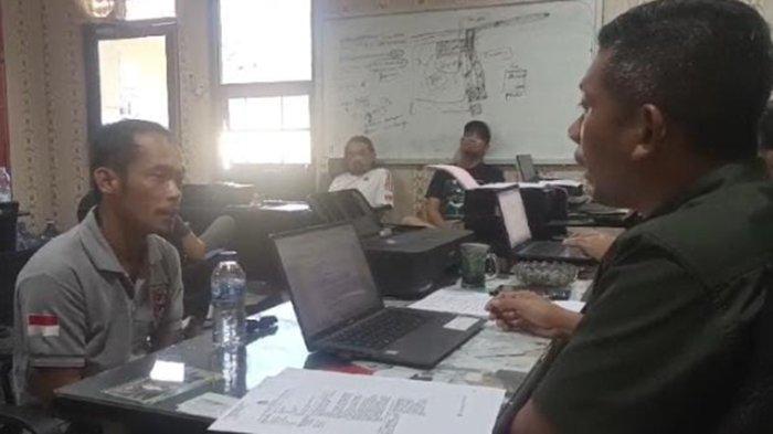 Eeng Praza Diperiksa Penyidik Jatanras Polda Sumsel.