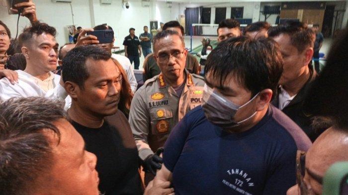 George Sugama Halim saat dihadirkan sebagai tersangka kasus penganiayaan terhadap Dwi Ayu Darmawati (19) di Mapolres Metro Jakarta Timur, Senin (16/12/2024)