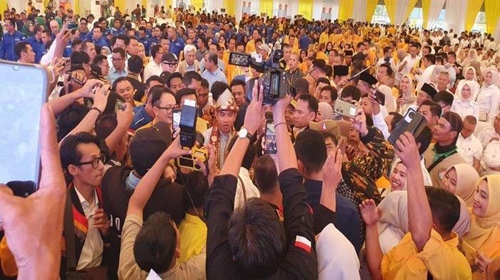 Gibran Rakabuming Raka saat Konsolidasi di Dinning Hall Jakabaring Sport City (JSC), Minggu (12/11/2023).