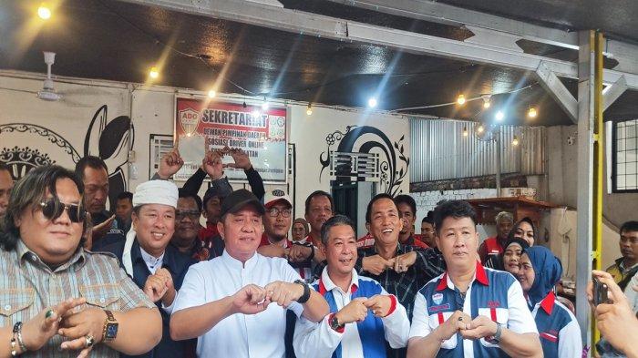 Herman Deru resmikan Kedai ADO yang ada di Jalan Hockey, Minggu (19/1/2025)