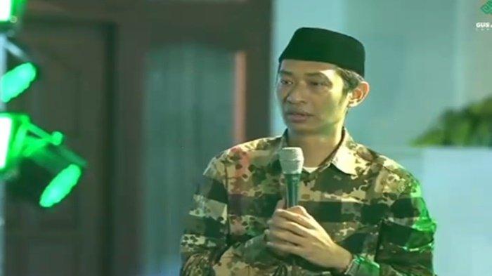 GUS ALAM MENINGGAL DUNIA- KH Alamudin Dimyati Rois atau Gus Alam merupakan putra ulama KH Dimyati Rois, pengasuh Pondok Pesantren Al-Fadllu Wal Fadhilah Kendal, kini meninggal