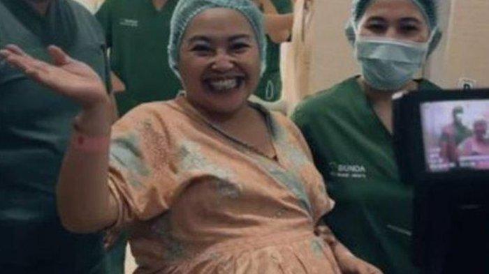Kabar bahagia datang dari presenter Mpok Alpa akhirnya melahirkan bayi kembar, pada Senin (7/10/2024) hari ini, di Rumah Sakit Bunda, Menteng, Jakarta Pusat.