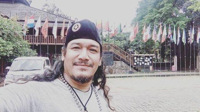 KANG GOBANG MENINGGAL- Potret Muhammad Jamasari pemeran Kang Gobang di sinetron Preman Pensiun semasa hidup dibagikan. Kang Gobang baru saja meninggal dunia pada Jumat(7/2/2025) pukul 02.00 wib.