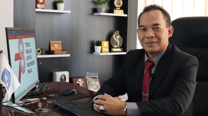 KEPALA SEKOLAH - Kepala Sekolah SMAN 1 Cianjur Agam Supriyanta, Selasa (25/2/2025). Kepala Sekolah SMAN 1 Cianjur menyebutkan studi tour ke Bromo, Jawa Timur dan Bali merupakan kegiatan Outing Class Implentasi P5 Bhineka Tunggal Ika