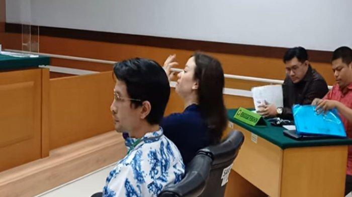 Kimberly Ryder menyatakan bahwa upaya perdamaiannya dengan Edward Akbar buntu, sudah tak bisa lagi dipertahankan, sudah ada talak tiga oleh suami