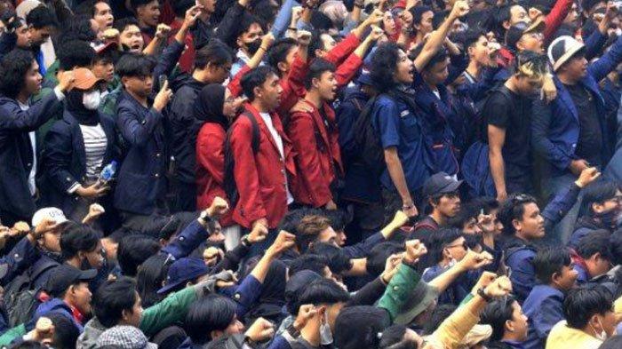 Kronologi Mahasiswa Unibba Kena Lemparan Batu Demo Revisi UU Pilkada di DPRD Jabar, Alami Kebutaan