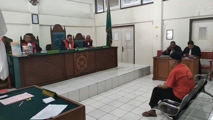 Terdakwa Nurhasan alias Acun lolos hukuman mati berdasarkan putusan hakim di PN Palembang Kelas I A khusus, Selasa (1/8/2023).