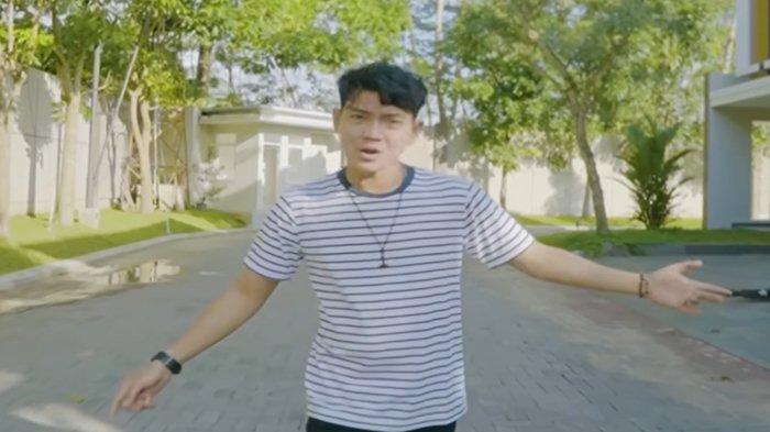 Lirik Lagu Ayang Tri Suaka Trending Youtube