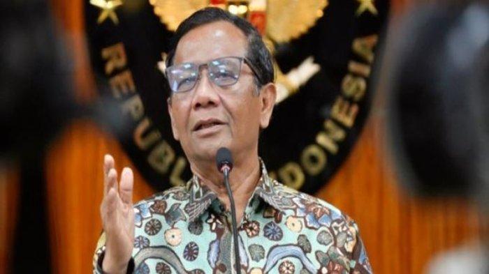 Mantan Menteri Koordinator Bidang Hukum, Politik dan Keamanan (Menko Polhukam), Mahfud MD menanggapi soal Kaesang Pangarep naik jet pribadi.
