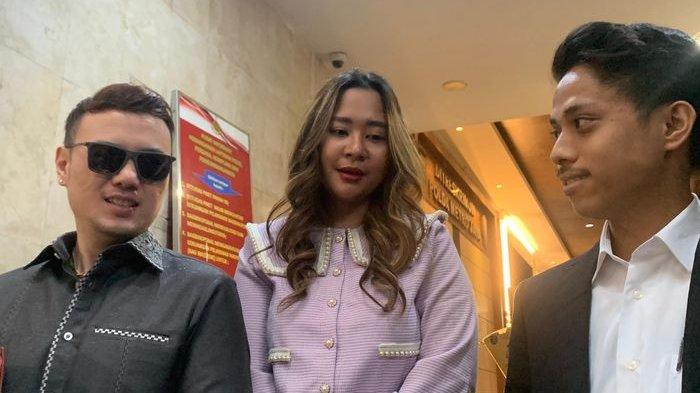 Mantan penyanyi cilik Chikita Meidy datangi Ditreskrimum Polda Metro Jaya pada Selasa (5/11/2024).