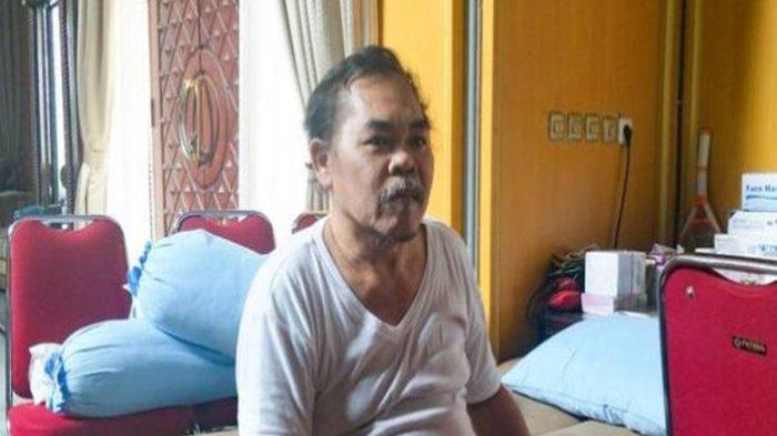 Kabar terbaru Mat Solar pemain bajaj bajuri yang mengalami stroke sejak beberapa tahun lalu, kini dikabarkan jual rumah demi biaya pengobatan.