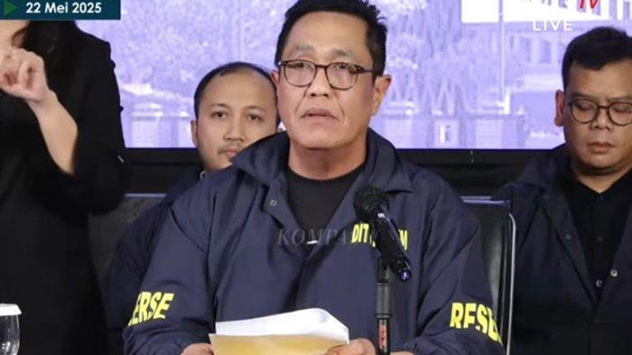 BARESKRIM UMUMKAN IJAAZH JOKOWI- Direktur Tindak Pidana Umum atau Dirtipidum Bareskrim Polri, Brigjen Djuhandhani Rahardjo Puro yang mengumumkan hasil penyelidikan dan Laboratorium Forensik (Puslabfor) ijazah Jokowi asli, Kamis, (22/5/2025).