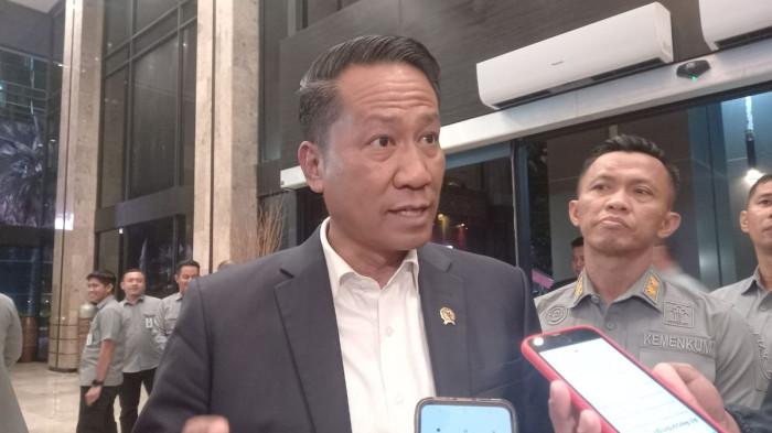 SATRIA ARTA - Menteri Hukum RI Supratman Andi Agtas di Graha Pengayoman, Jakarta, Senin (23/6/2025). Menteri Hukum Supratman Andi Agtas menaggapi soal status mantan marinir TNI AL, Satria Arta Kumbara dicabut hingga tak bisa ke Indonesia.