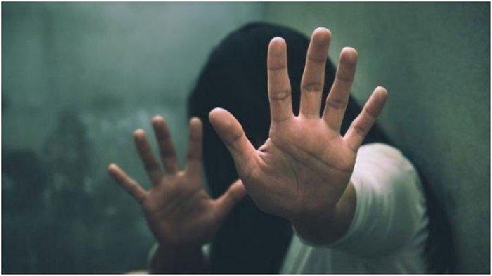 Kasus dugaan oknum guru lecehkan siswa di Prabumulih, orangtua siswa SMK korban pelecehan sudah melaporkan kasus tersebut ke polisi. Hal ini disampaikan Pj Walikota Prabumulih H Elman ST MM, Selasa (23/1/2024).