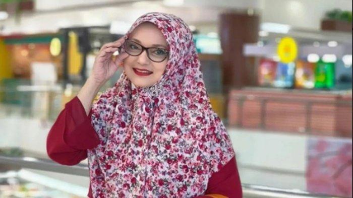 Marissa Haque semasa hidup. Penyanyi Trie Utami mendapatkan kabar dari keluarga Marissa Haque jika almarhumah mengalami collaps saat tidur, hingga akhirnya dilarikan ke RS