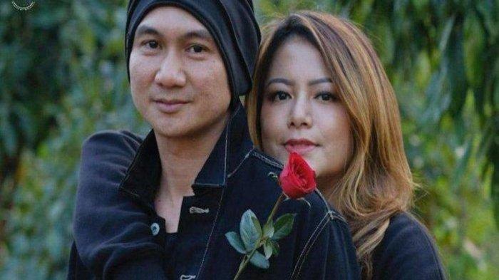 Perjalanan kisah cinta penyanyi Erdian Aji Prihartanto alias Anji Manji dan Wina Natalia, kini terancam cerai.