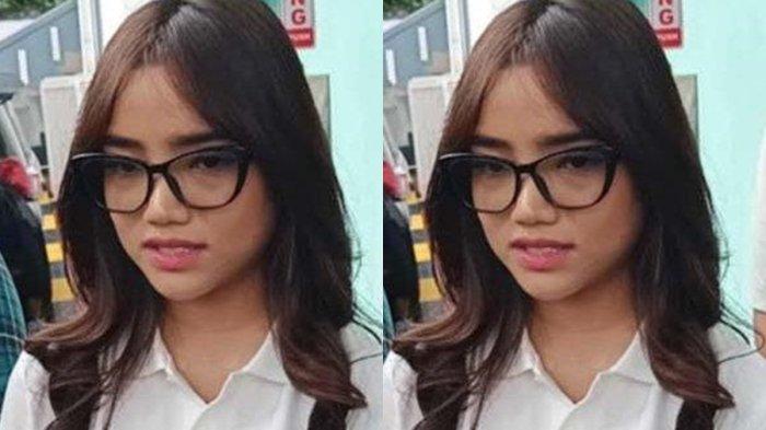 FUJI DAN AISHAR - Potret Fujianti Utami alias Fuji saat ditemui di Pengadilan Negeri Jakarta Barat, Selasa (12/11/2024). Aisar Khaled menjawab soal desakan melamar Fuji.