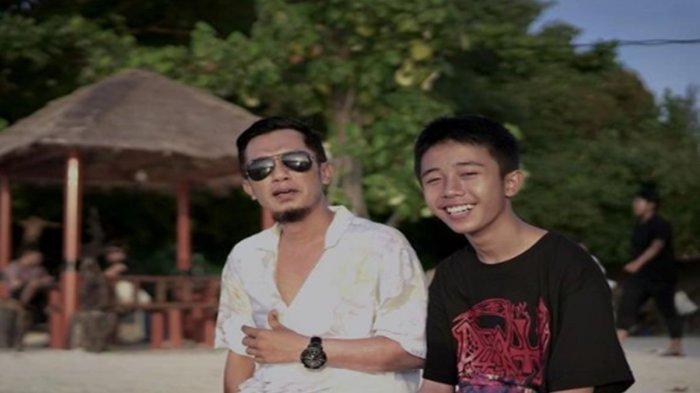 Potret Yadi Bachman alias Wox bersama sang anak, Kaisar Akira Ayman.