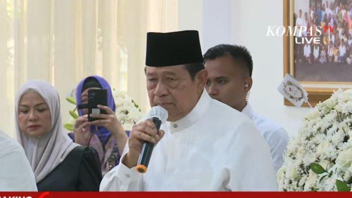 DUKA SBY WAFATNYA TITIEK PUSPA. Presiden Indonesia ke-6, Susilo Bambang Yudhoyono atau SBY, datang melayat ke rumah duka Titiek Puspa yang berada di kawasan Pancoran, Jakarta Selatan, Jumat (11/4/2025).