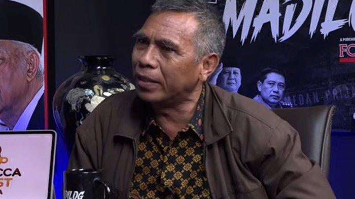 POLEMIK IJAZAH JOKOWI - Profesor Yusuf Leonard Henuk, guru besar di Universitas Sumatera Utara (USU) sebut Presiden ke-7 Jokowi diduga di Drop Out (DO) di UGM.