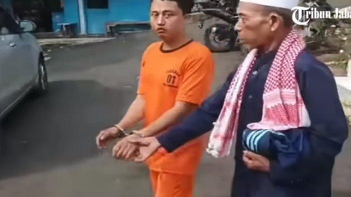 Rahmat (26) pelaku yang tega menghabisi nyawa ibu kandung di Sukabumi ditangkap.