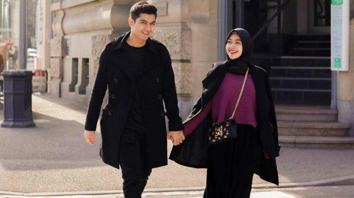 Ria Ricis beberapa kali mengisyaratkan bahwa rumah tangganya sedang tidak baik-baik saja. Curhat Ricis menyinggung tentang suami sering pulang malam