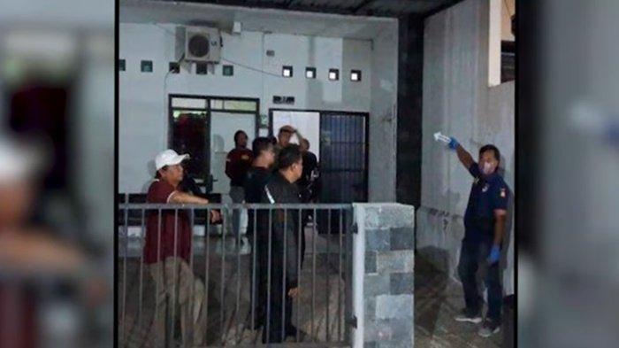 TKP Pembunuhan Robiatul Adawiyah (28) ditemukan tewas terkapar di kamar kosnya di Semarang, saksi lihat laki-laki keluar dari kamar korban membawa sebilah pisau