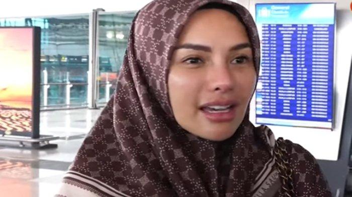 Sosok teman dekat yang diduga selingkuhan Paula Verhoeven dibongkar Nikita Mirzani.