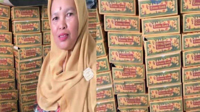 Tengah viral dimedia sosial curhat seorang penjual nasi kotak mendadak di batalkan diduga oknum pengurus makanan acara PON.