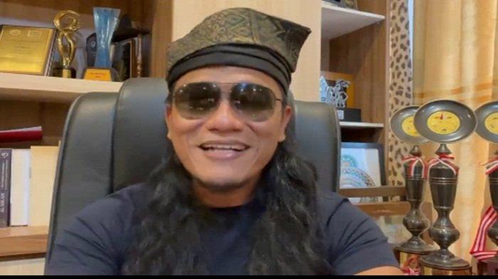 Gus Miftah yang mengunggah foto mendiang Dorce