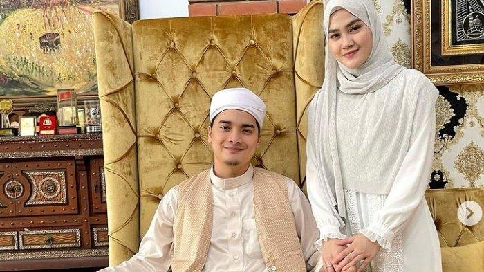 Henny Rahman Umumkan Kehamilan, Alvin Faiz Tulis Pesan Haru Puji Istri Penurut Dan Manjain Suami