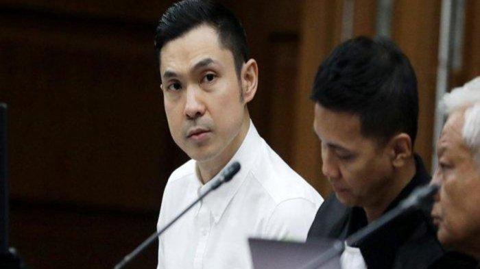 HUKUMAN HARVEY MOEIS DIPERBERAT - Terdakwa kasus korupsi di PT Timah Tbk, Harvey Moeis, emosional saat membacakan pledoi di Pengadilan Tipikor, Jakarta Pusat, Rabu (18/12/2024). Hukuman Harvey Moeis suami Sandra Dewi diperberat dari 6,5 tahun menjadi 20 tahun penjara dan hukuman uang pengganti menjadi Rp 420 Miliar, Kamis (13/2/2025).