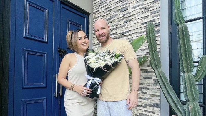 Melaney Ricardo dan Tyson Lynch
