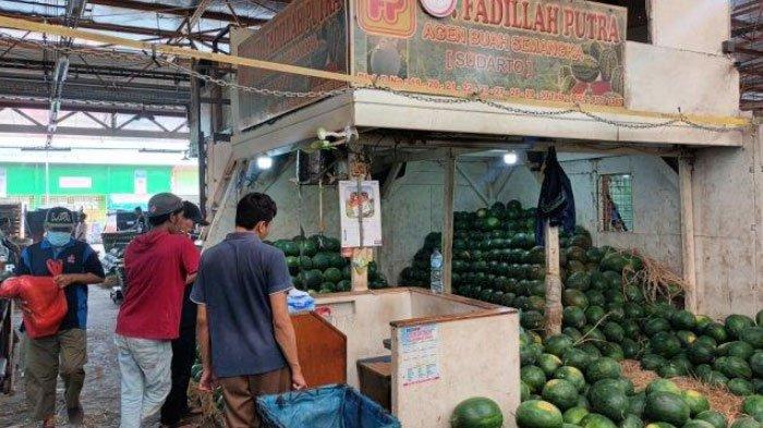 pegawai kios semangka di Pasar Induk Kramat Jati, Jakarta Timur tewas dibacok saat jualan
