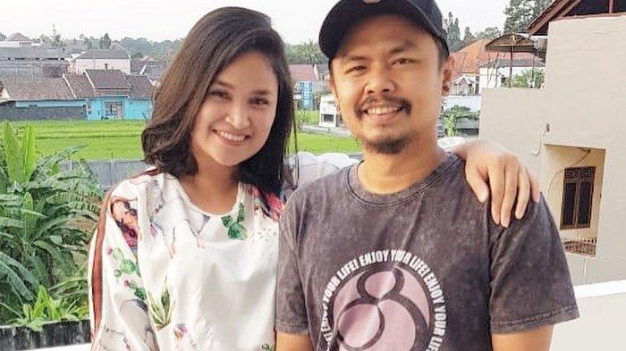 Pengalaman Mendebarkan Wendy Cagur & Istri Coba Berhubungan Intim di Mobil, Nyaris Ketahuan Satpam