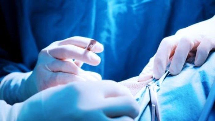 Ilustrasi operasi - seorang bocah di Bekasi didiagnosis mati batang otak usai operasi amandel