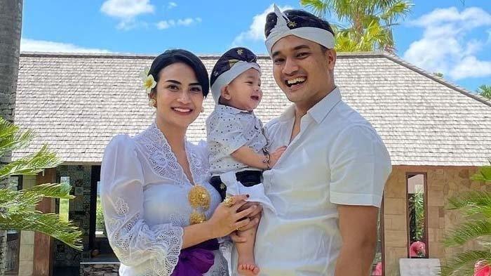 Vanessa Angel, Gala Sky dan Bibi Andriansyah. Viral video pilu memperlihatkan almarhumah Vanessa Angel dan Bibi Andriansyah diedit menggunakan fitur canggih AI (Artificial Intelligence) memeluk Gala Sky