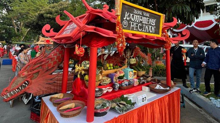 Rujak Kampoeng Pecinan diusung Midtown Hotel Surabaya dalam rangka memeriahkan event tahunan Rujak Uleg HUT Kota Surabaya