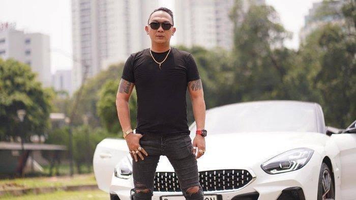 Jhon LBF diduga lakukan penipuan senilai Rp 1,8 M. Kini ungkap bukti telah selesaikan permasalahan.
