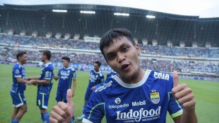 Rachmat Irianto saat masih berseragam Persib Bandung