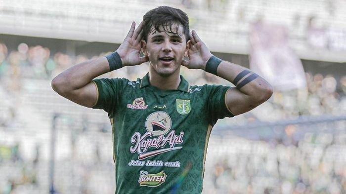 Bruno Moreira saat melakukan selebrasi usai mencetak gol bersama Persebaya Surabaya di Liga 1