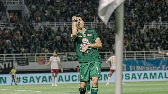 Francisco Rivera melakukabn selebrasi di laga Persebaya Surabaya vs Borneo FC