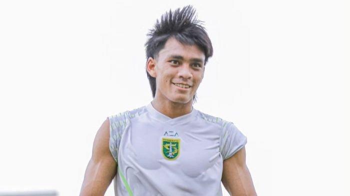 Gelandang enerjik Persebaya Surabaya, Ripal Wahyudi kabarnya dilirik Persis Solo