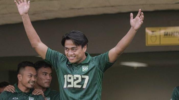 Gelandang muda Persebaya Surabaya, Andre Oktaviansyah. Ia punya harapan khusus ke Bonek jelang laga lawan PSM Makassar