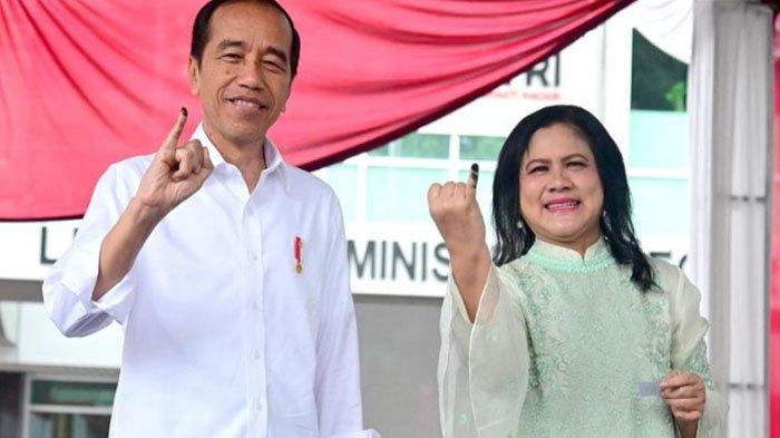Iriana Jokowi menggunakan hak suara atau mencoblos di tempat pemungutan suara (TPS) 10 Gambir, Jakarta Pusat, Rabu (14/2/2024).