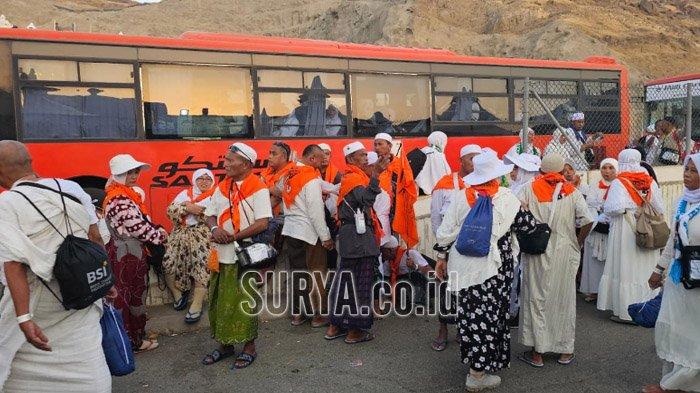 Jemaah Haji Indonesia saat mulai meninggalkan Mina menuju ke hotelnya di Makkah