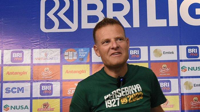 Josep Gombou, pelatih Persebaya Surabaya